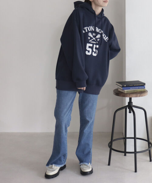 fredy emue(フレディエミュ)の「フード付きプリント起毛スウェット(スウェット・レディース・クリーム/ネイビー/グレー・38)」の11枚目の写真