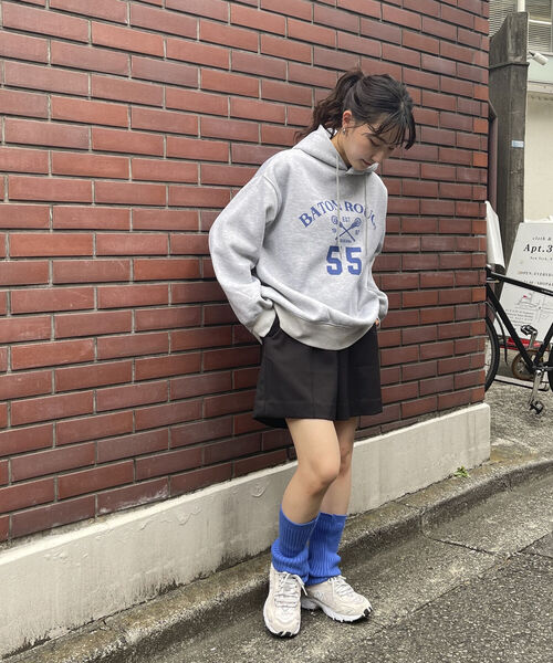 fredy emue(フレディエミュ)の「フード付きプリント起毛スウェット(スウェット・レディース・クリーム/ネイビー/グレー・38)」の21枚目の写真