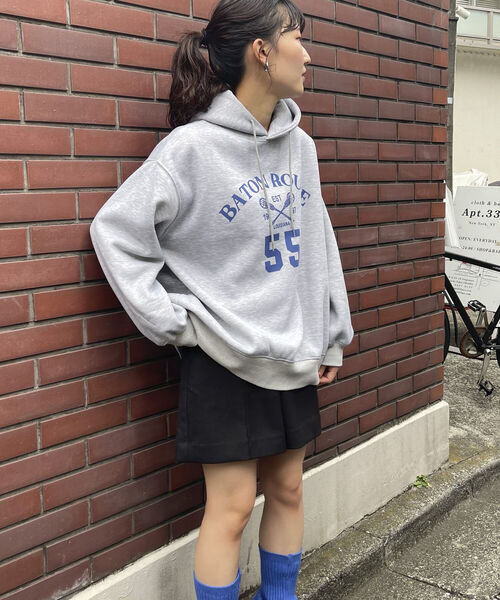 fredy emue(フレディエミュ)の「フード付きプリント起毛スウェット(スウェット・レディース・クリーム/ネイビー/グレー・38)」の22枚目の写真