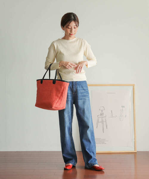 URBAN RESEARCH DOORS（アーバンリサーチドアーズ）の「ボートネックワイドリブニット（ニット/セーター・レディース・ブラック/アイボリー/ブルー/ピンク・MEDIUM/LARGE）」の7枚目の写真