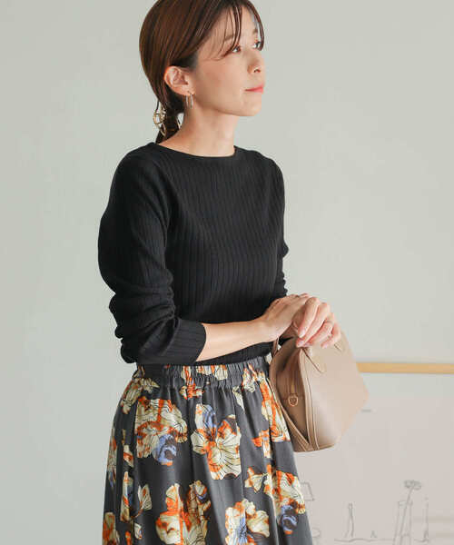 URBAN RESEARCH DOORS（アーバンリサーチドアーズ）の「ボートネックワイドリブニット（ニット/セーター・レディース・ブラック/アイボリー/ブルー/ピンク・MEDIUM/LARGE）」の21枚目の写真