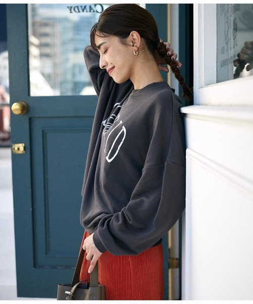 ANAP（アナップ）の「かすれプリント裏毛プルオーバー（スウェット・レディース・スミクロ/ライトグレー/ブラウン・FREE）」の6枚目の写真