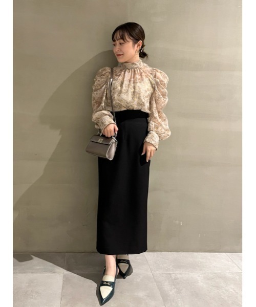 LILY BROWN（リリーブラウン）の「サスぺ付きディープベンツタイトSK