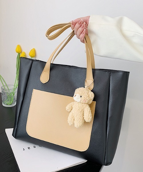 yuue' ( wear )（ユーイ）の「くまキーホルダー付き シンプルレザー