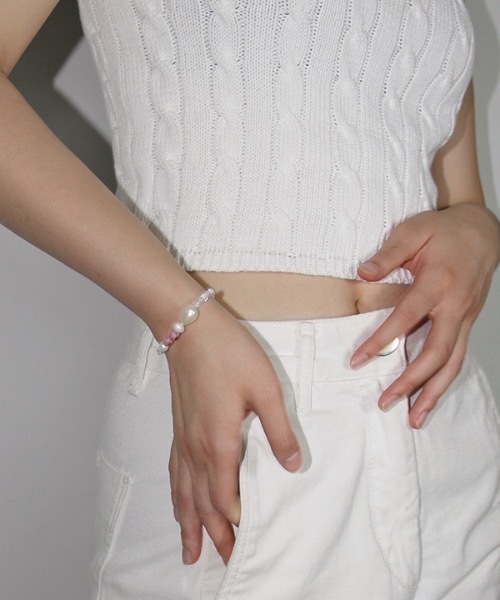 sickfumedot（シクプムドット）の「【sickfumedot 】ピーチクランキーブレスレット / Peach Crunchy Bracelet（ブレスレット・レディース・ホワイト×ピンク・17cm）」の4枚目の写真