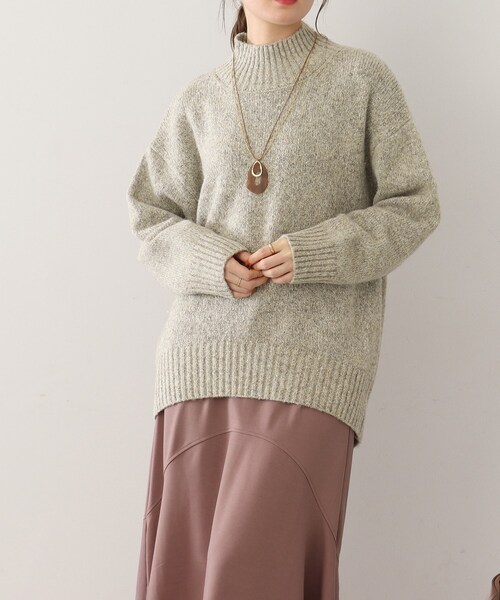 DRESKIP(ドレスキップ)の「◆【ふわふわで魅せる】ミックスカラー ハイネックニット(ニット/セーター・レディース・パープル系/グレー系その他/ライトベージュ/オレンジ/グリーン系/ピンク系・02/03)」の2枚目の写真