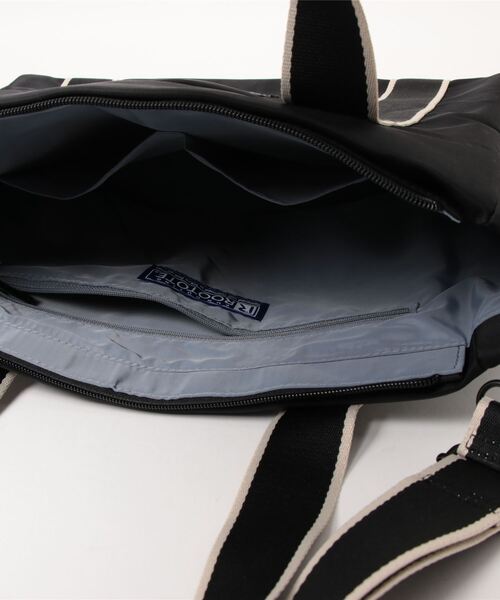 ROOTOTE(ルートート)の「ルートート/LT.A4.7pocketsーTAPE-A(ショルダーバッグ・レディース・ブラック/グレー系その他/レッド/ベージュ/ネイビー・FREE)」の9枚目の写真