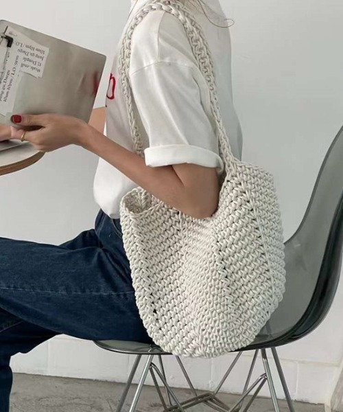 SETUP7(セットアップセブン)の「【SETUP7】ざっくり編みロングハンドルクロシェトートバッグ KNF(トートバッグ・レディース・ブラック/ホワイト/グリーン/ベージュ・FREE)」の1枚目の写真