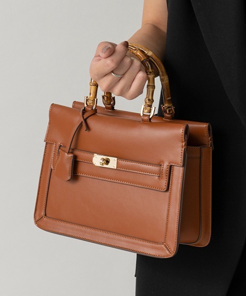LE VERNIS(ル・ベルニ)の「LE VERNIS(ル・ベルニ)LOU BOSTON BAG(ショルダーバッグ・レディース・キャメル/ブラック・FREE)」の3枚目の写真