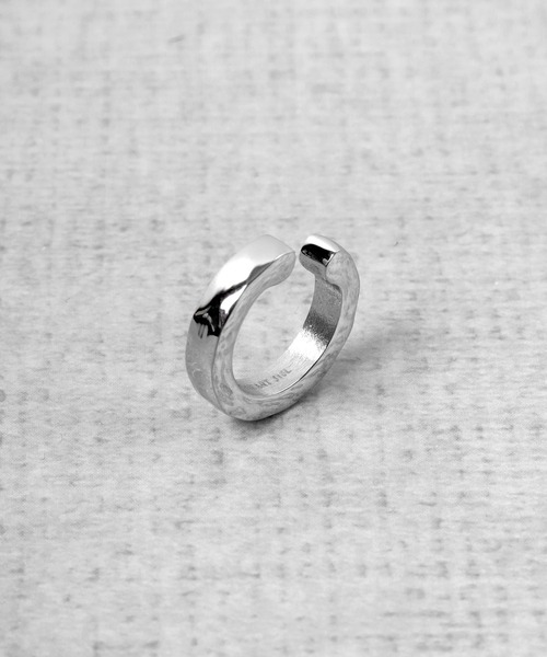 LION HEART（ライオンハート）の「LH-1 イヤーカフ（イヤーカフ・メンズ・シルバー/ブラック系その他/シルバー系その他/ブラック系その他2/ブラック系その他3/シルバー系その他2/シルバー系その他3/シルバー系その他4/ライトブラック・ONE SIZE）」の8枚目の写真