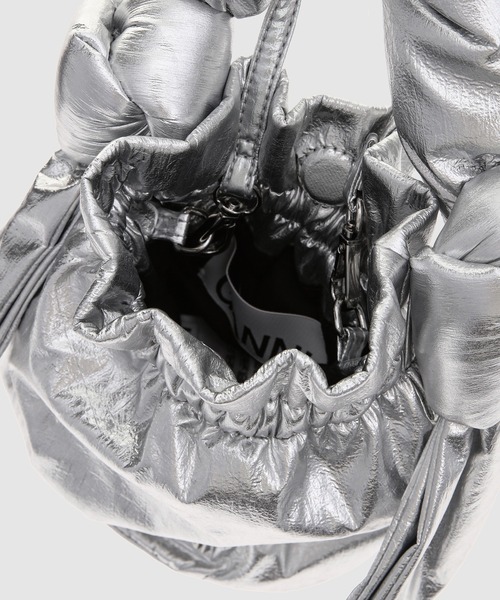 GANNI（ガニー）の「Occasion Top Handle Knot Bag Silver