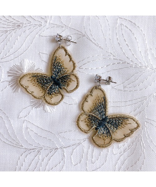 tone(トーン)の「【fuwari】ジルコニア 蝶々 ピアス(MA)(ピアス(両耳用)・レディース・ブルー/ピンク/グリーン/ゴールド・FREE)」の4枚目の写真