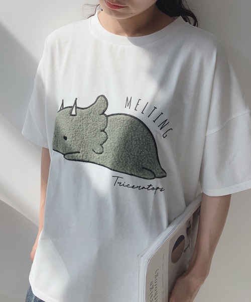 AS KNOW AS plus（アズノゥアズプラス）の「〇ふわふわアニマルTシャツ（Tシャツ/カットソー・レディース・ホワイト系2/ブラック系2/ベージュ系2/ネイビー系2/ブラック系3/ブルー系3/ホワイト系3/ベージュ系3/ホワイト系4/ブラック系4/ブルー系4/ラベンダー/ブラック系5/アイボリー系5/ホワイト系5/ブルー系5/アイボリー系6/ブルー系6/ホワイト系6/ブラック系6/ブラック系7/ブルー系7/ホワイト系7/グリーン系7/ブルー系8/ネイビー系8/ブラック系8/ホワイト系8/ホワイト系9/ブラック系9/ブルー系9/アイボリー系9/ネイビー系/ブラック系/ブルー系/ホワイト系・FREE）」の5枚目の写真