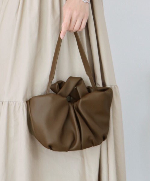 BLUEEAST（ブルーイースト）の「ギャザーハンドバッグ（ハンドバッグ・レディース・ブラック/ホワイト/ブラウン・FREE）」の3枚目の写真
