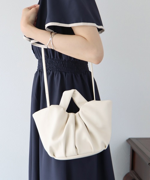 BLUEEAST（ブルーイースト）の「ギャザーハンドバッグ（ハンドバッグ・レディース・ブラック/ホワイト/ブラウン・FREE）」の6枚目の写真