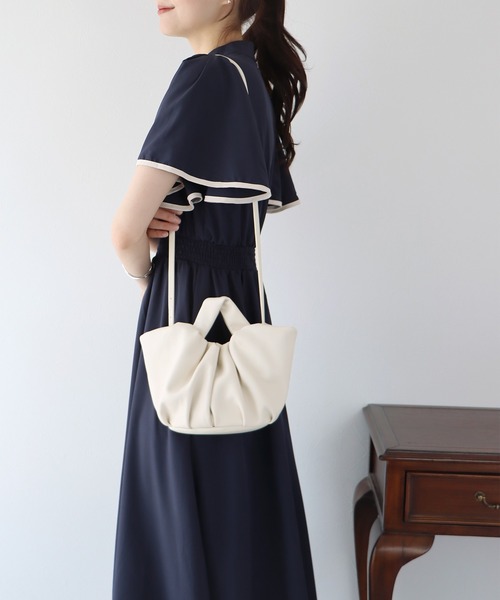 BLUEEAST（ブルーイースト）の「ギャザーハンドバッグ（ハンドバッグ・レディース・ブラック/ホワイト/ブラウン・FREE）」の7枚目の写真