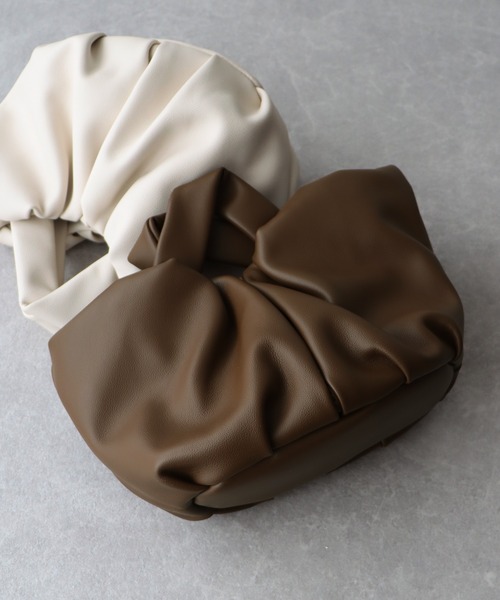 BLUEEAST（ブルーイースト）の「ギャザーハンドバッグ（ハンドバッグ・レディース・ブラック/ホワイト/ブラウン・FREE）」の19枚目の写真