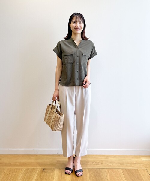 index（インデックス）の「◆リネンタッチ センタープレステーパードパンツ【イージーケア/洗濯機洗い可】（その他パンツ・レディース・ブラウン系/ライトグレー/ライトブルー/ブラック・34/36/38/40/42）」の6枚目の写真