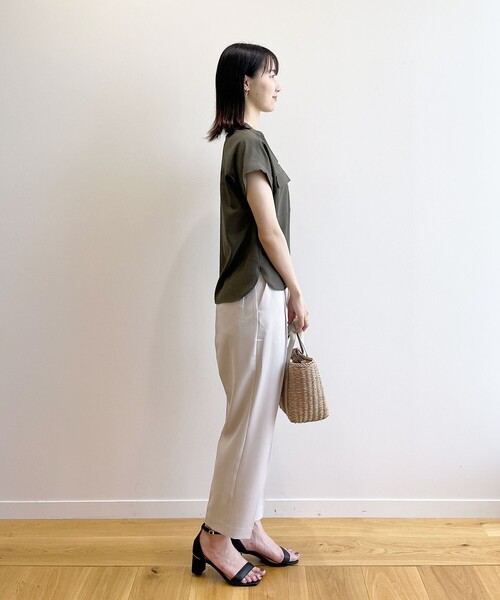 index（インデックス）の「◆リネンタッチ センタープレステーパードパンツ【イージーケア/洗濯機洗い可】（その他パンツ・レディース・ブラウン系/ライトグレー/ライトブルー/ブラック・34/36/38/40/42）」の10枚目の写真