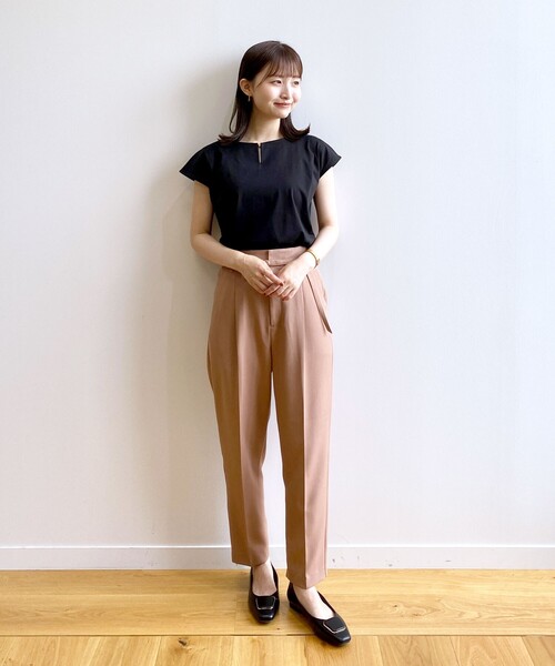 index（インデックス）の「◆リネンタッチ センタープレステーパードパンツ【イージーケア/洗濯機洗い可】（その他パンツ・レディース・ブラウン系/ライトグレー/ライトブルー/ブラック・34/36/38/40/42）」の7枚目の写真