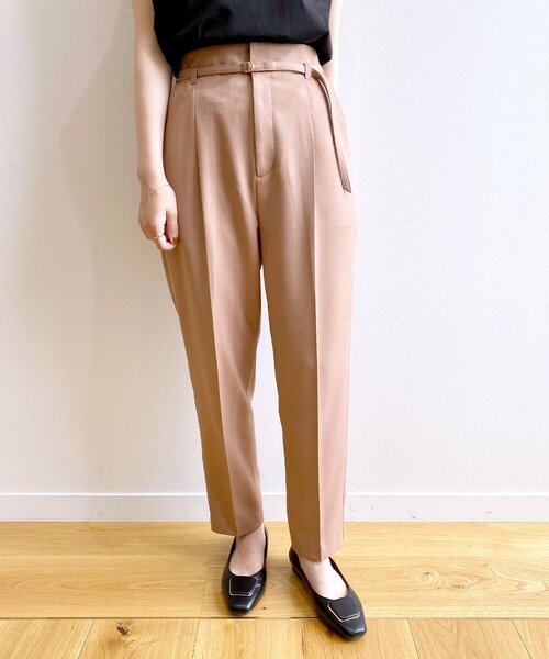 index（インデックス）の「◆リネンタッチ センタープレステーパードパンツ【イージーケア/洗濯機洗い可】（その他パンツ・レディース・ブラウン系/ライトグレー/ライトブルー/ブラック・34/36/38/40/42）」の4枚目の写真