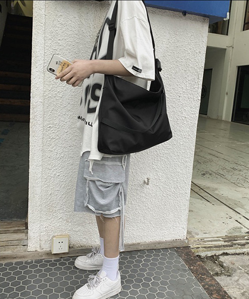 c.u.l(シーユーエル)の「ユニセックス ナイロン ショルダーバッグ cula655(ショルダーバッグ・レディース・カーキ/ブラック・FREE)」の13枚目の写真