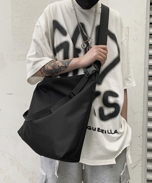 c.u.l(シーユーエル)の「ユニセックス ナイロン ショルダーバッグ cula655(ショルダーバッグ・レディース・カーキ/ブラック・FREE)」の14枚目の写真