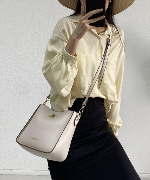 LA VORAGINE(ラ ヴォラジネ)の「2wayスクエアショルダーバッグ メッセンジャーバッグ ハンドバッグ(メッセンジャーバッグ・レディース・ブラック/アイボリー/ブラウン・FREE)」の5枚目の写真