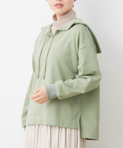 Viola e Viola(ヴィオラエヴィオラ)の「裏毛スキッパーセーラー衿プルオーバー(Tシャツ/カットソー・レディース・グリーン/ブラウン/ライトベージュ/ブラック・M/LL/L/3L)」の1枚目の写真
