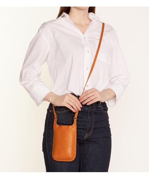 IL BISONTE(イルビゾンテ)の「IL BISONTE / ORIGINAL LEATHER / ミニクロスボディバッグ(ボディバッグ/ウエストポーチ・レディース・レンガ/グレー/ネイビー/ダークブラウン/ナチュラル/オレンジ/グリーン/レッド/ライトブラウン/ブラック/オリーブ・FREE)」の22枚目の写真