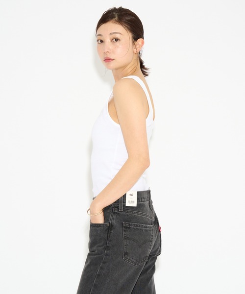 Levi's(リーバイス)の「Levi's/リーバイス クラシックフィット リブタンク ホワイト(タンクトップ・レディース・ナチュラル・XS/S/M)」の18枚目の写真