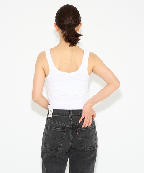 Levi's(リーバイス)の「Levi's/リーバイス クラシックフィット リブタンク ホワイト(タンクトップ・レディース・ナチュラル・XS/S/M)」の19枚目の写真