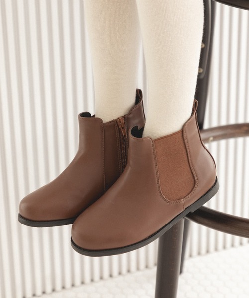 pairmanon（ペアマノン）の「フェイクレザー サイドゴアブーツ（ブーツ・キッズ・ブラック/モカ・14/15 /17/22/18/21/20/13/16/19）」の2枚目の写真