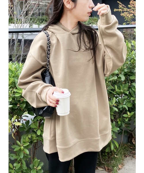 reca(レカ)の「ダンボールオーバーサイズパーカー(パーカー・レディース・ベージュ/ブラック/ブラウン/オフホワイト・FREE)」の4枚目の写真