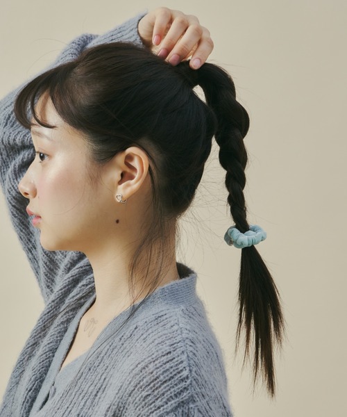 GIUNON（ジウノン）の「velour chouchou(2color set) / ベロアシュシュ(2カラーセット)（シュシュ・レディース・ブラック/レッド/ミント・FREE）」の10枚目の写真