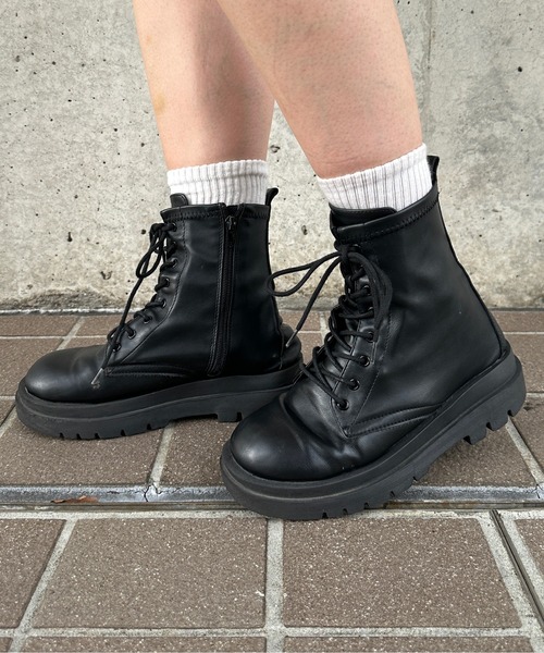 kutir（クティール）の「レースアップブーツ（ブーツ・レディース・ブラック/ベージュ・SMALL/MEDIUM/LARGE/X-LARGE）」の3枚目の写真