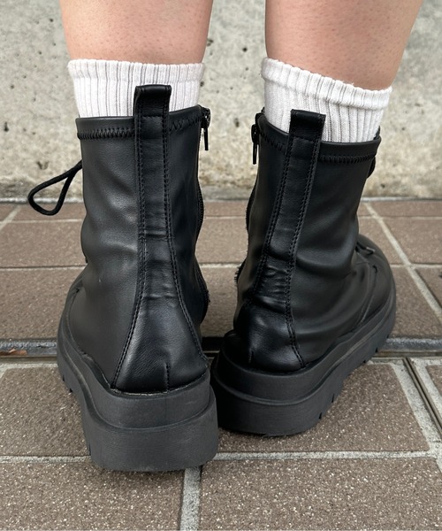 kutir（クティール）の「レースアップブーツ（ブーツ・レディース・ブラック/ベージュ・SMALL/MEDIUM/LARGE/X-LARGE）」の4枚目の写真
