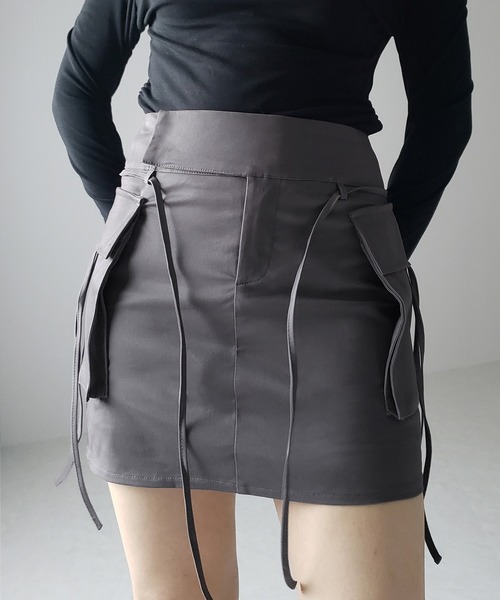me+em select(ミームセレクト)の「※※【 2WAY 】3ストラップリボンカーゴミニスカート / three strap ribbon cargo mini skirt(スカート・レディース・ブラック/チャコール/ライトグレー・LARGE/MEDIUM/SMALL)」の3枚目の写真