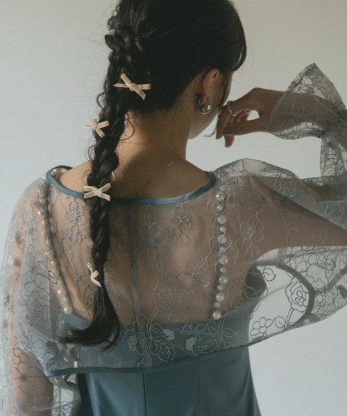 VANNIE U(ヴァニーユー)の「ベロアリボンミニヘアクリップ(バレッタ/ヘアクリップ・レディース・アイボリー/ブラック・FREE)」の3枚目の写真