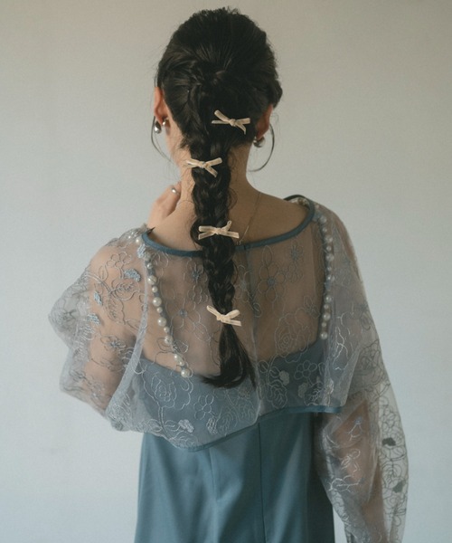 VANNIE U(ヴァニーユー)の「ベロアリボンミニヘアクリップ(バレッタ/ヘアクリップ・レディース・アイボリー/ブラック・FREE)」の4枚目の写真