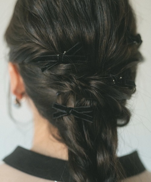 VANNIE U(ヴァニーユー)の「ベロアリボンミニヘアクリップ(バレッタ/ヘアクリップ・レディース・アイボリー/ブラック・FREE)」の10枚目の写真