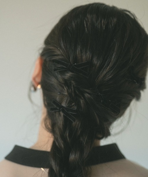 VANNIE U(ヴァニーユー)の「ベロアリボンミニヘアクリップ(バレッタ/ヘアクリップ・レディース・アイボリー/ブラック・FREE)」の12枚目の写真