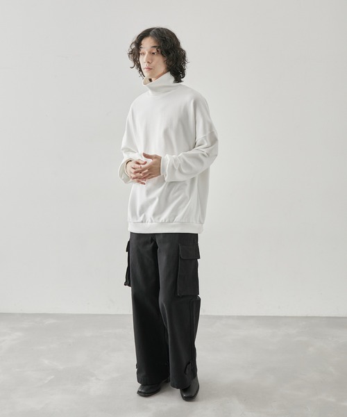 JUNRED（ジュンレッド）の「タートルネックルーズスウェットPO（スウェット・メンズ・ブラック/オフホワイト・S/M/L）」の10枚目の写真