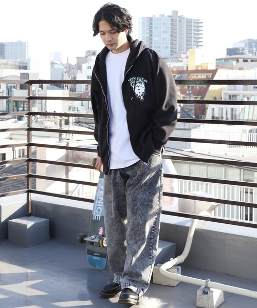 ８(eight)（エイト）の「グラフィック裏起毛ZIPパーカー（パーカー・メンズ・ブラック/アッシュグレー・LARGE/MEDIUM）」の6枚目の写真