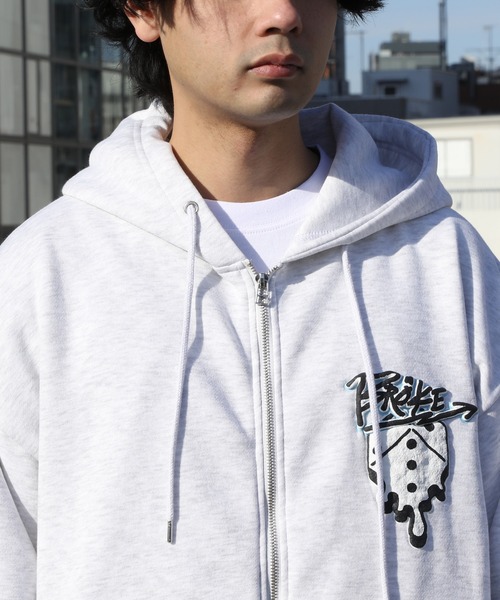 ８(eight)（エイト）の「グラフィック裏起毛ZIPパーカー（パーカー・メンズ・ブラック/アッシュグレー・LARGE/MEDIUM）」の20枚目の写真