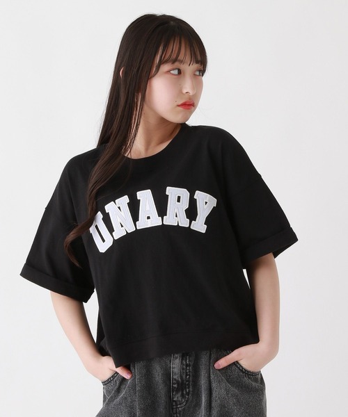 repipi armario（レピピ アルマリオ）の「カレッジワッペンＴシャツ（Tシャツ/カットソー・キッズ・サックスブルー/ブラック/ブルー/杢グレー/コーラル/イエロー/ホワイト/パープル・LARGE/MEDIUM/SMALL）」の2枚目の写真