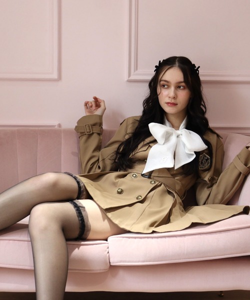 TITTY&CO.（ティティーアンドコー）の「タックプリーツトレンチコート（トレンチコート・レディース・ブラック/ベージュ・SMALL/MEDIUM）」の5枚目の写真