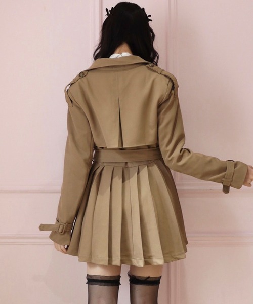 TITTY&CO.（ティティーアンドコー）の「タックプリーツトレンチコート（トレンチコート・レディース・ブラック/ベージュ・SMALL/MEDIUM）」の22枚目の写真