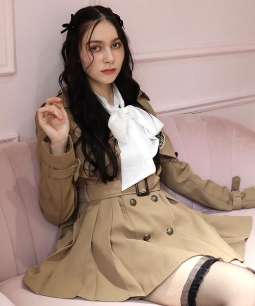 TITTY&CO.（ティティーアンドコー）の「タックプリーツトレンチコート（トレンチコート・レディース・ブラック/ベージュ・SMALL/MEDIUM）」の16枚目の写真