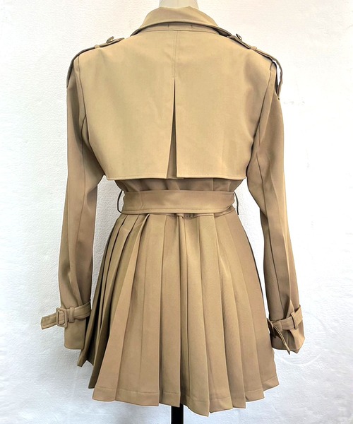 TITTY&CO.（ティティーアンドコー）の「タックプリーツトレンチコート（トレンチコート・レディース・ブラック/ベージュ・SMALL/MEDIUM）」の9枚目の写真